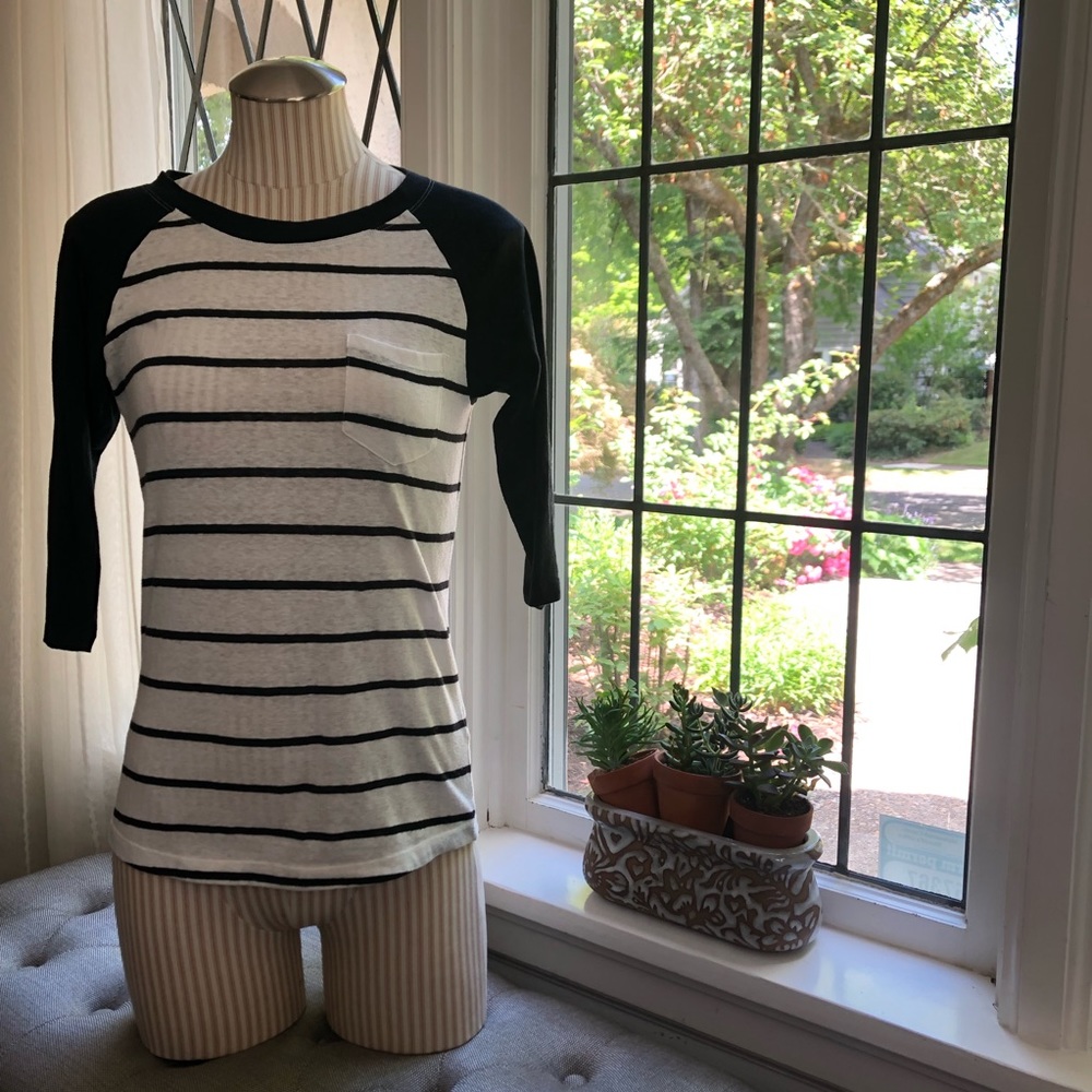 Black and White Baseball T-Shirt size small